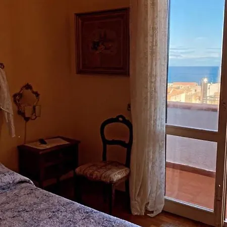 Il Pino E La Rosa B&B