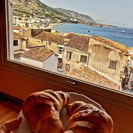 Il Pino E La Rosa * Cefalù