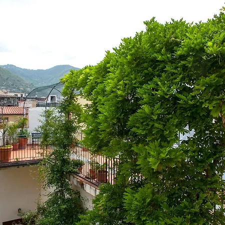 Il Pino E La Rosa * Cefalù